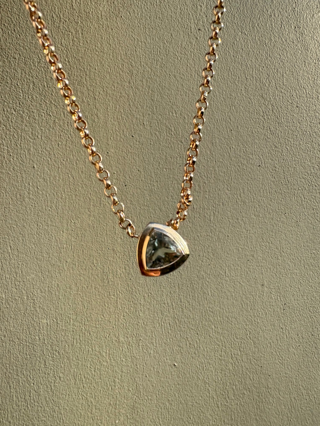 ONE OF A KIND QUARTZ AVA NECKLACE