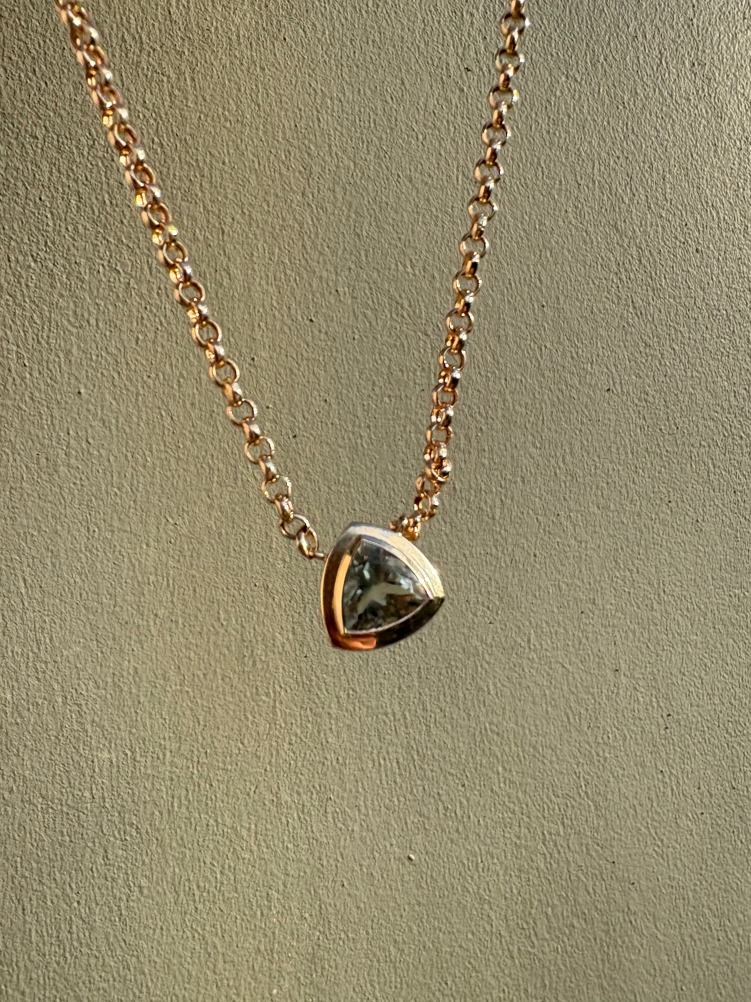 ONE OF A KIND QUARTZ AVA NECKLACE