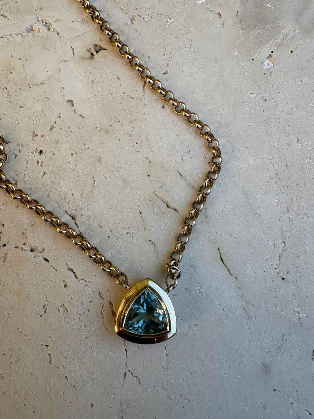 ONE OF A KIND QUARTZ AVA NECKLACE