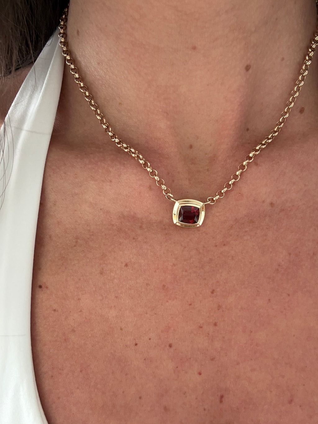 THE AVA NECKLACE